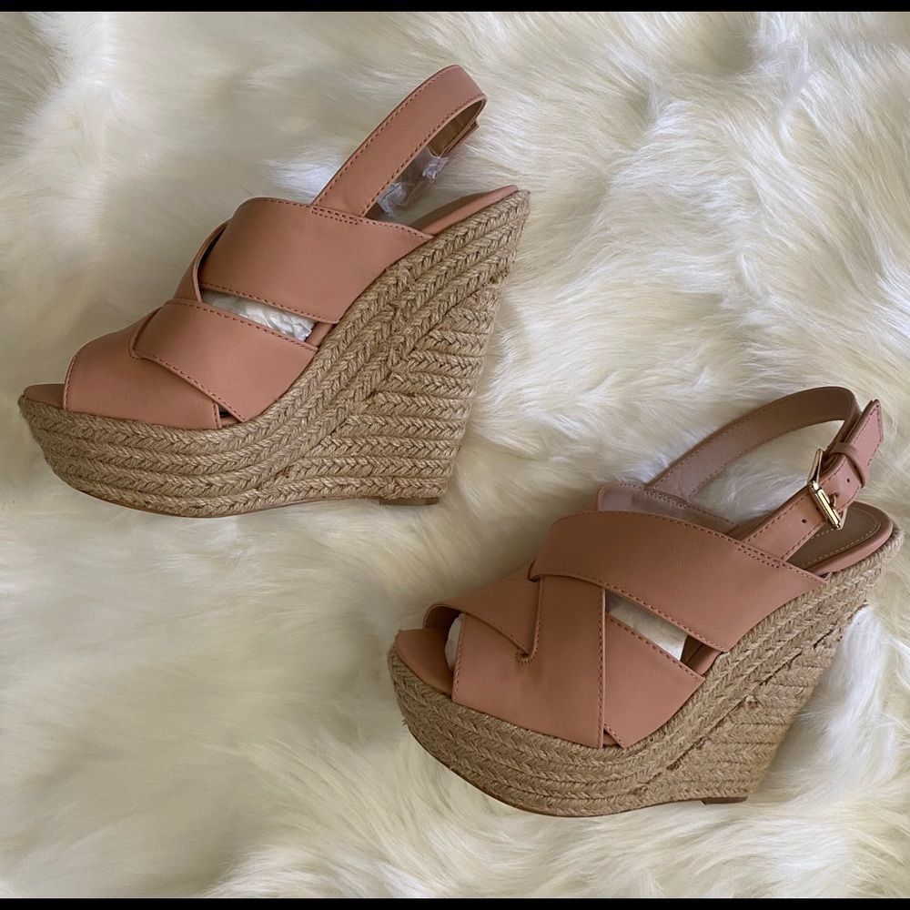 Leila Stone Wedge Sandals Women’s 6 APRICOT Adjustable Straps Casual New w Box